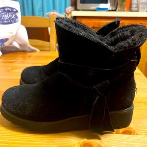 Bearpaw girls suede boots size 2